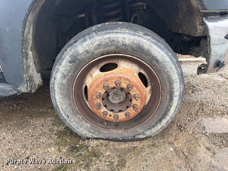 image for item YA2132 2016 Ford F550 Super Duty Crew Cab chipper truck