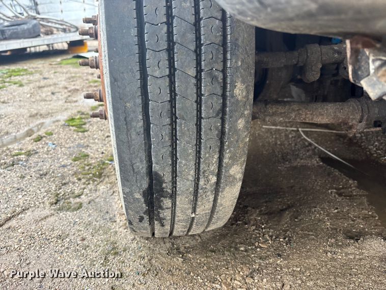 image for item YA2132 2016 Ford F550 Super Duty Crew Cab chipper truck