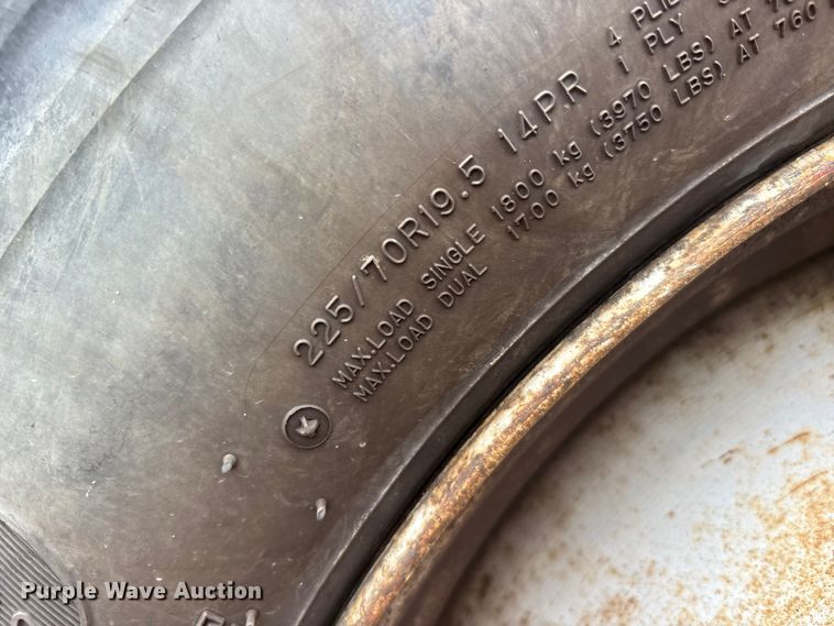 image for item YA2132 2016 Ford F550 Super Duty Crew Cab chipper truck