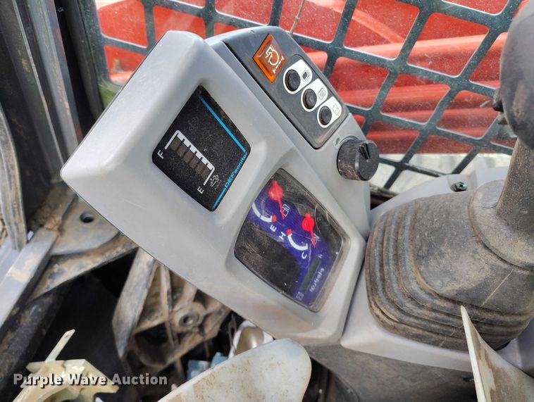 image for item YA2541 2025 Kubota SVL 97-2 tracked skid steer loader