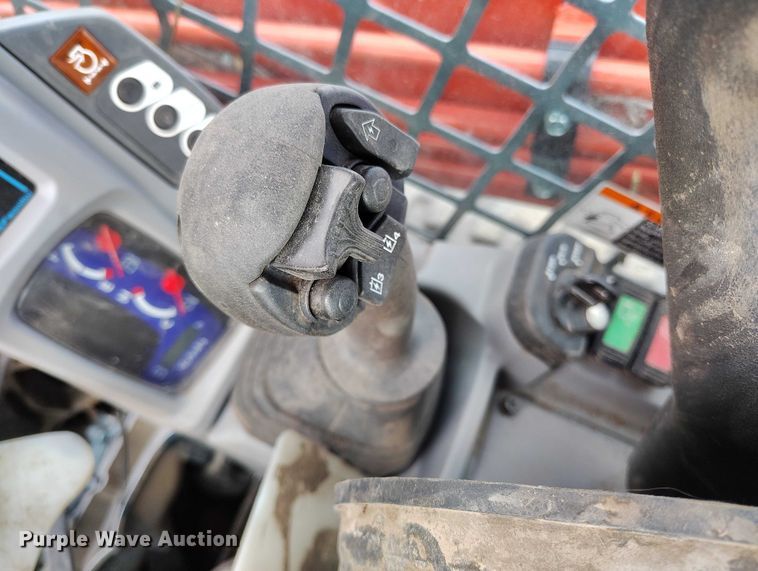 image for item YA2541 2025 Kubota SVL 97-2 tracked skid steer loader