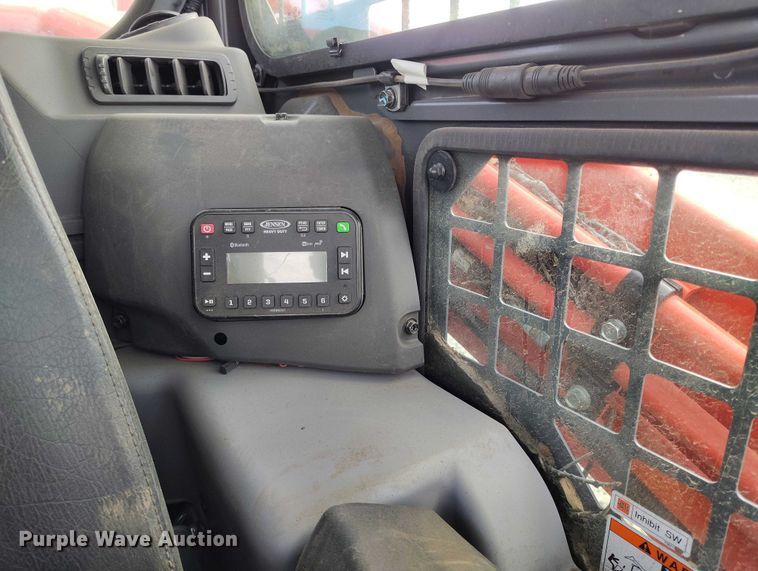 image for item YA2541 2025 Kubota SVL 97-2 tracked skid steer loader