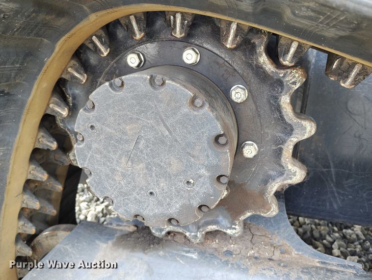 image for item YA2541 2025 Kubota SVL 97-2 tracked skid steer loader