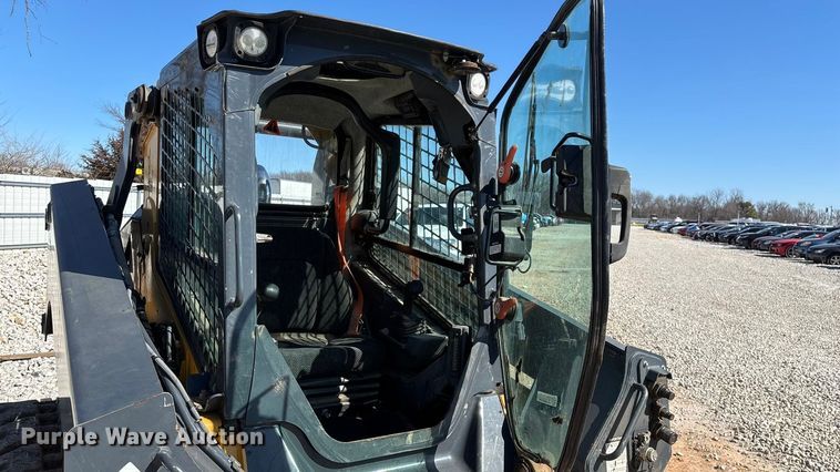 image for item YA2594 2020 John Deere 333G tracked skid steer loader