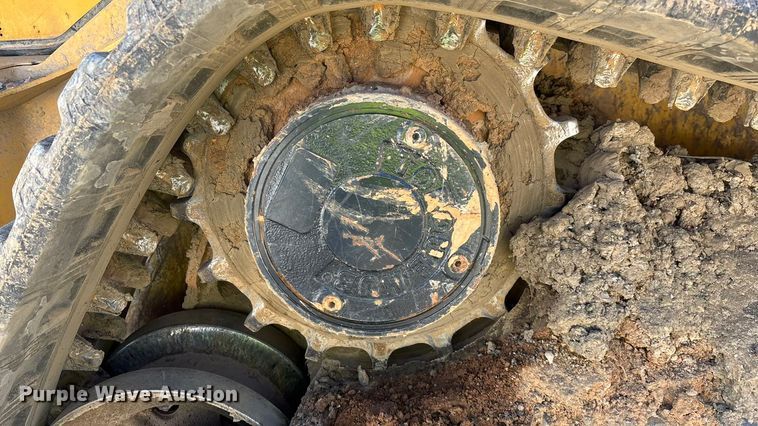 image for item YA2594 2020 John Deere 333G tracked skid steer loader