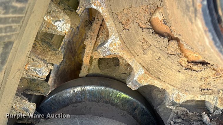 image for item YA2594 2020 John Deere 333G tracked skid steer loader