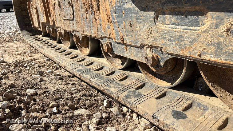 image for item YA2594 2020 John Deere 333G tracked skid steer loader