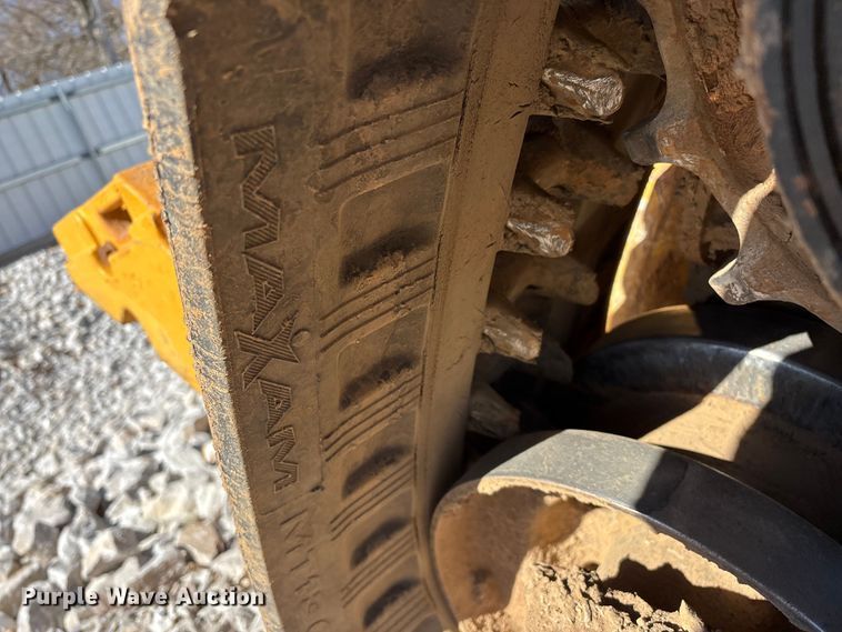 image for item YA2594 2020 John Deere 333G tracked skid steer loader