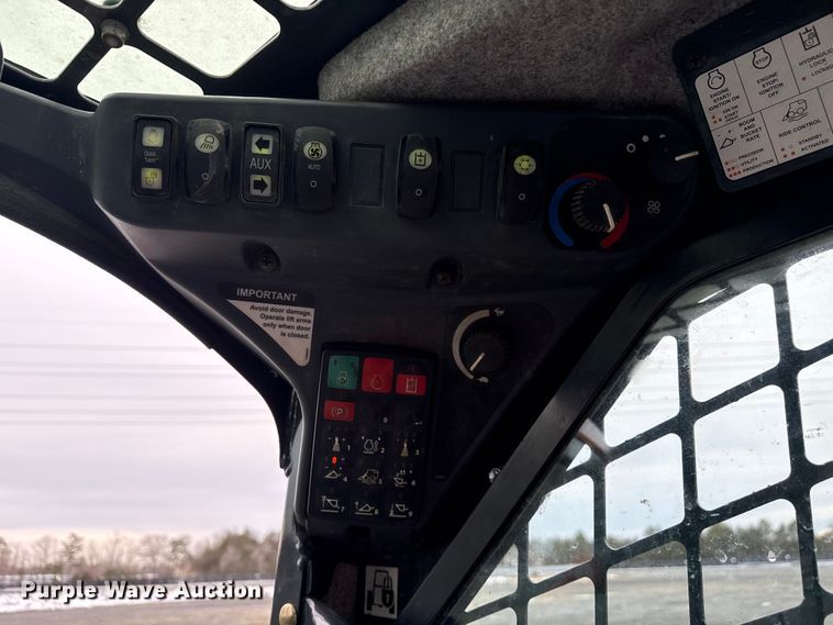 image for item YA2626 2020 John Deere 333G tracked skid steer loader