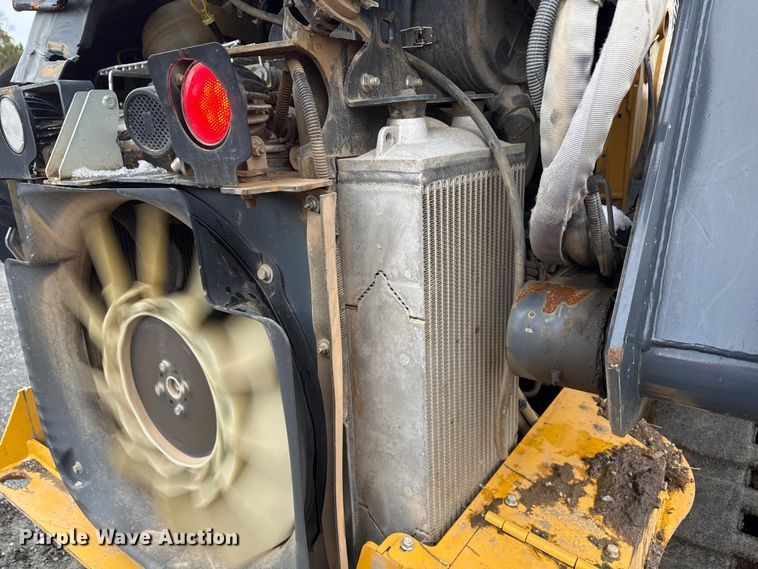 image for item YA2626 2020 John Deere 333G tracked skid steer loader