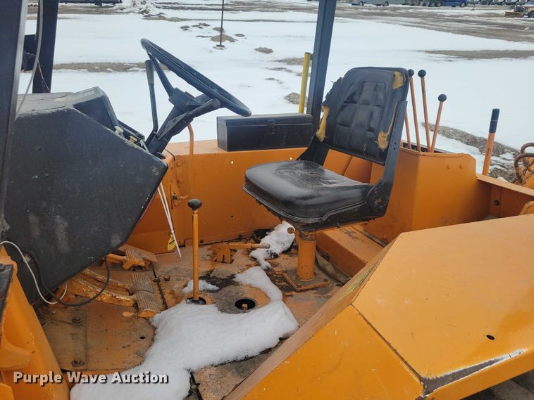image for item YA2646 1977 Case 580C backhoe