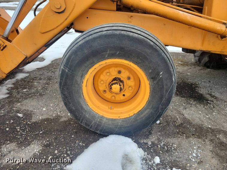 image for item YA2646 1977 Case 580C backhoe