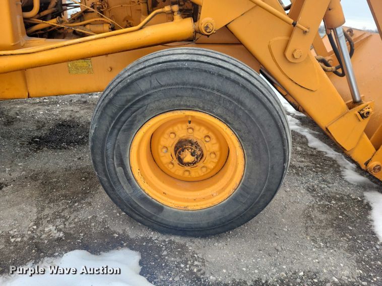 image for item YA2646 1977 Case 580C backhoe