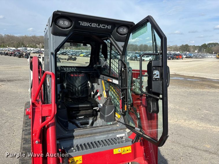 image for item YA2661 Takeuchi TL6R tracked skid steer loader