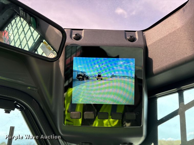 image for item YA2661 Takeuchi TL6R tracked skid steer loader