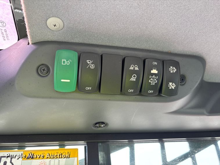 image for item YA2661 Takeuchi TL6R tracked skid steer loader