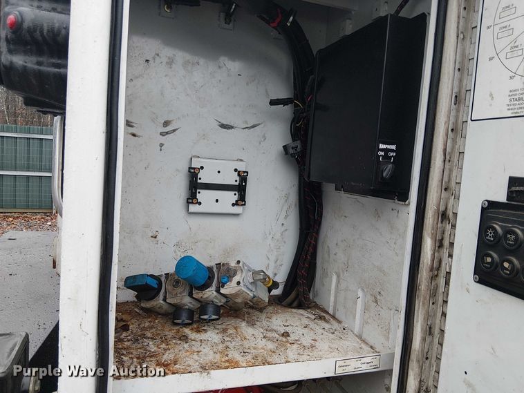 image for item YA2664 2021 Ford F750 Super Duty utility / service truck