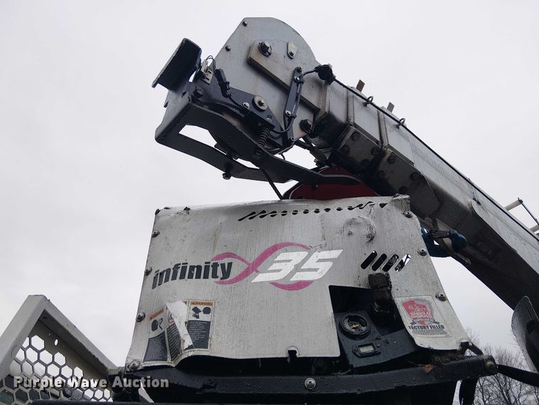 image for item YA2664 2021 Ford F750 Super Duty utility / service truck