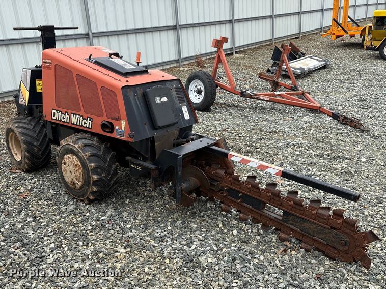 image for item YA2702 2015 Ditch Witch 410SX trencher