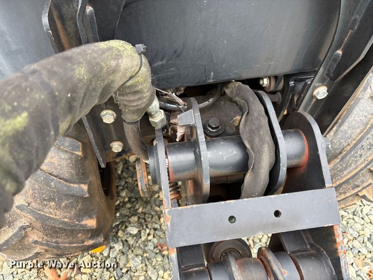 image for item YA2702 2015 Ditch Witch 410SX trencher