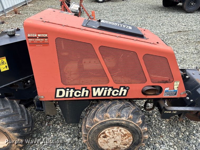 image for item YA2702 2015 Ditch Witch 410SX trencher