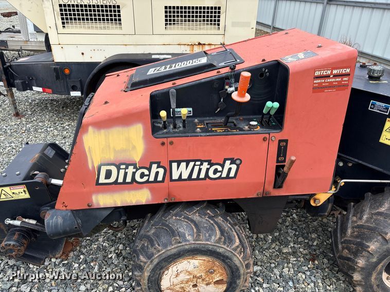 image for item YA2702 2015 Ditch Witch 410SX trencher