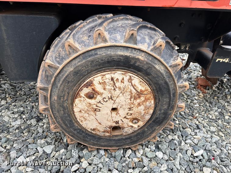 image for item YA2702 2015 Ditch Witch 410SX trencher