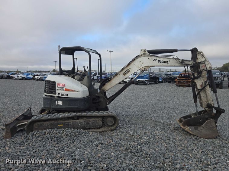 image for item YA2744 2017 Bobcat E45 mini excavator