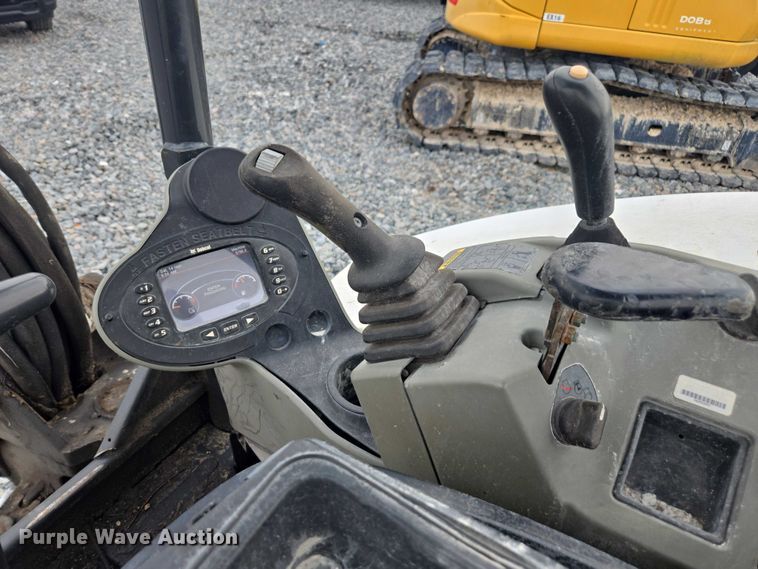 image for item YA2744 2017 Bobcat E45 mini excavator