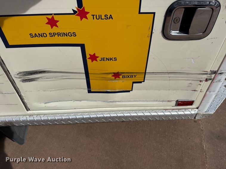 image for item DQ4352 2016 Ford F450 Super Duty XLT ambulance