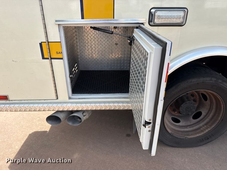 image for item DQ4352 2016 Ford F450 Super Duty XLT ambulance