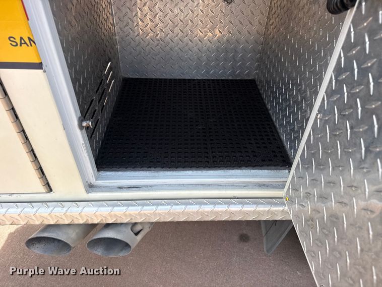 image for item DQ4352 2016 Ford F450 Super Duty XLT ambulance