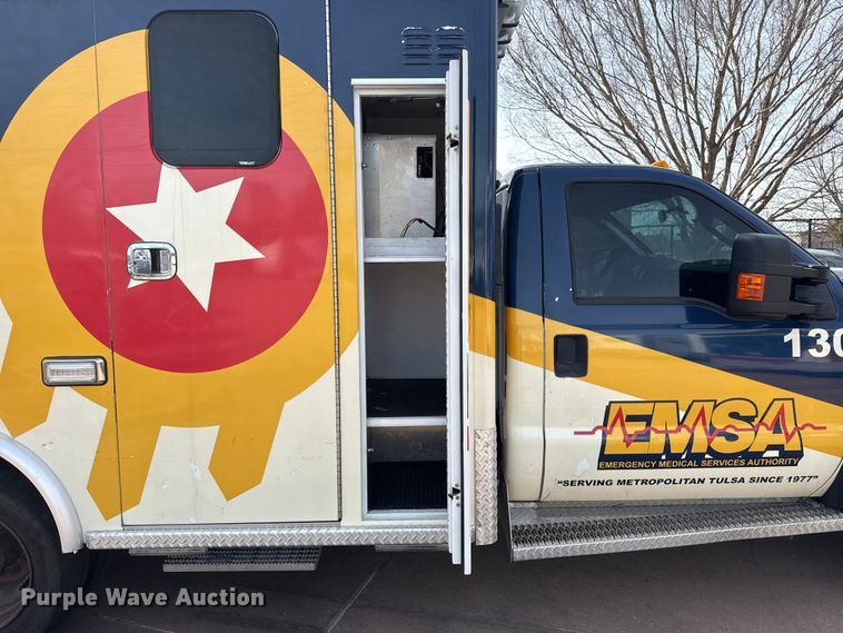 image for item DQ4352 2016 Ford F450 Super Duty XLT ambulance