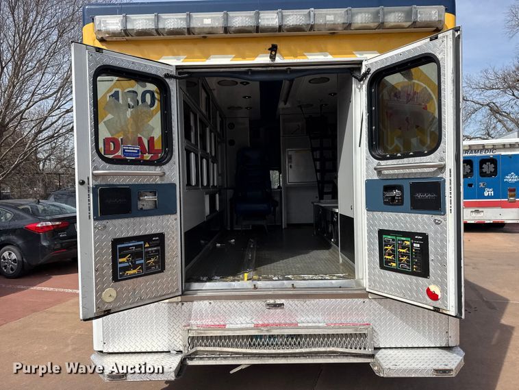 image for item DQ4352 2016 Ford F450 Super Duty XLT ambulance