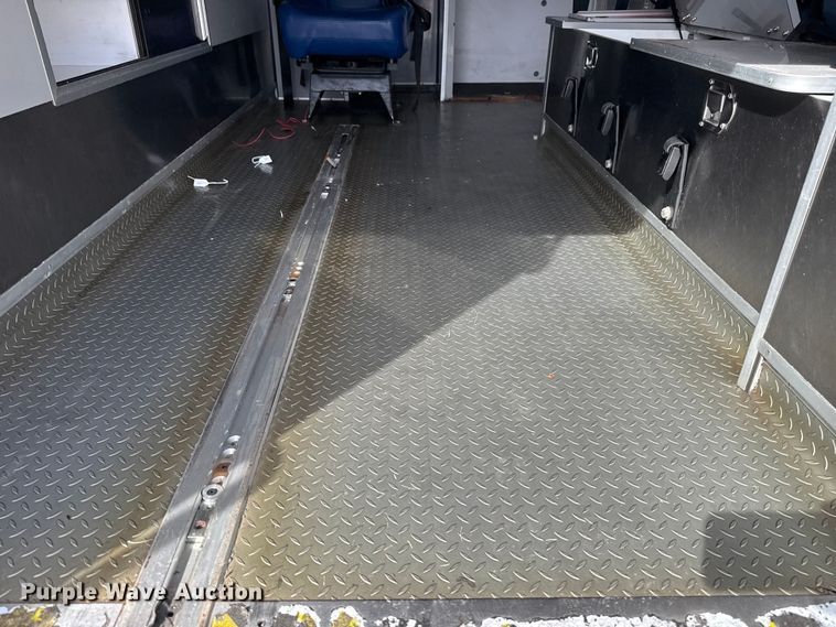 image for item DQ4352 2016 Ford F450 Super Duty XLT ambulance