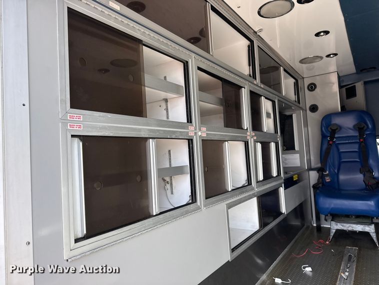 image for item DQ4352 2016 Ford F450 Super Duty XLT ambulance