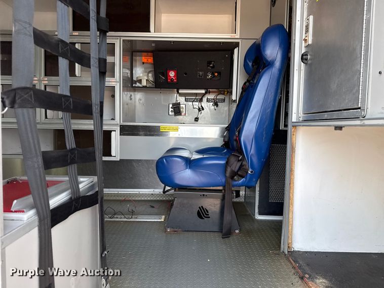 image for item DQ4352 2016 Ford F450 Super Duty XLT ambulance