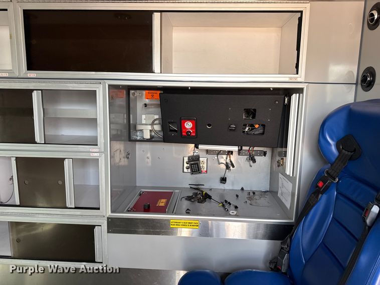 image for item DQ4352 2016 Ford F450 Super Duty XLT ambulance