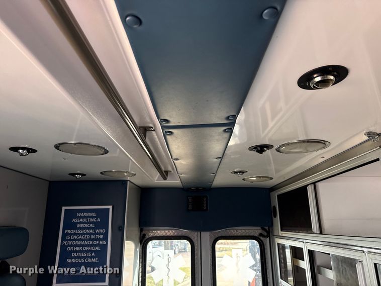 image for item DQ4352 2016 Ford F450 Super Duty XLT ambulance