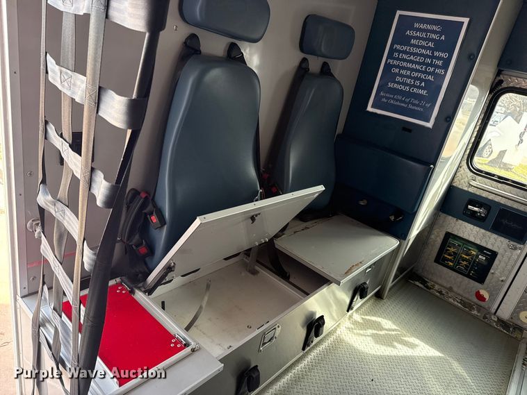 image for item DQ4352 2016 Ford F450 Super Duty XLT ambulance