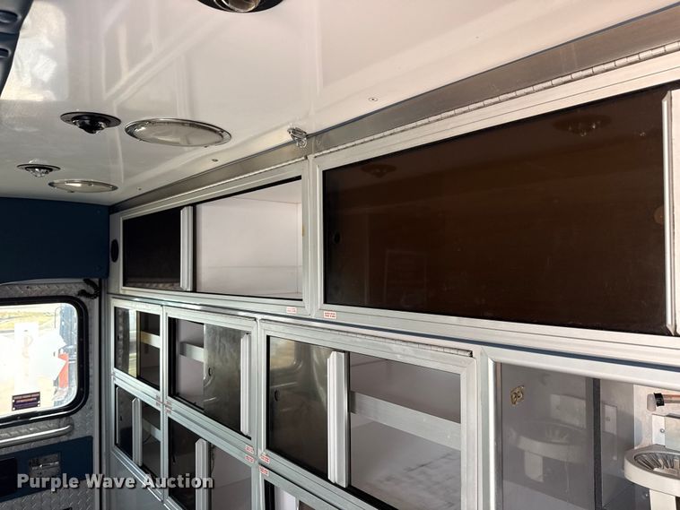 image for item DQ4352 2016 Ford F450 Super Duty XLT ambulance