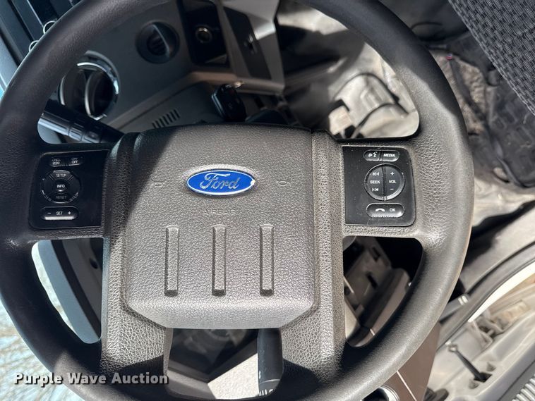 image for item DQ4352 2016 Ford F450 Super Duty XLT ambulance