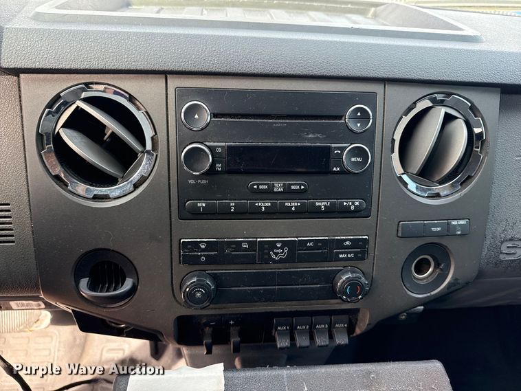 image for item DQ4352 2016 Ford F450 Super Duty XLT ambulance