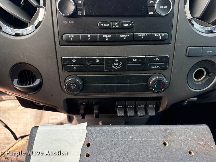 image for item DQ4352 2016 Ford F450 Super Duty XLT ambulance