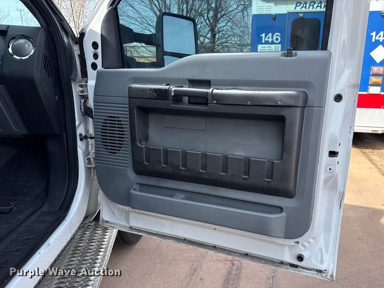 image for item DQ4352 2016 Ford F450 Super Duty XLT ambulance