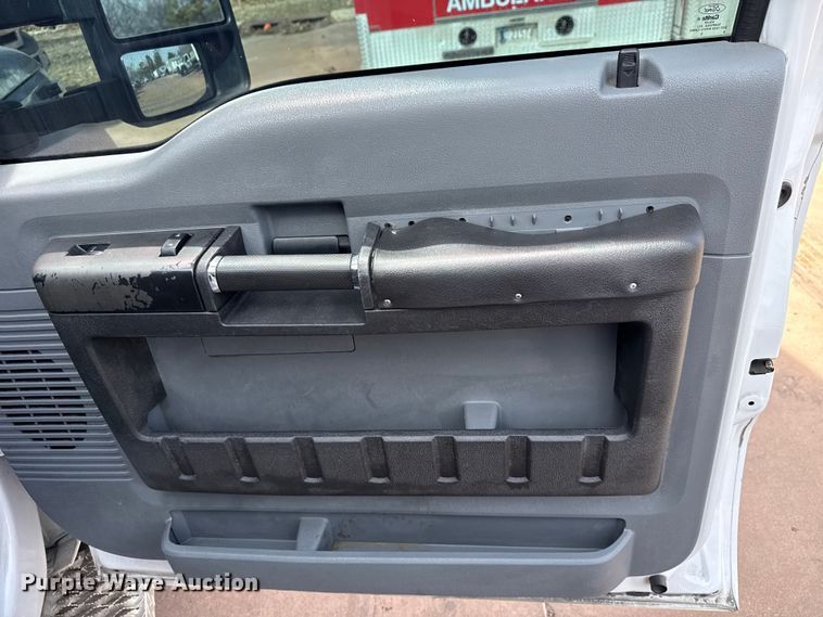 image for item DQ4352 2016 Ford F450 Super Duty XLT ambulance