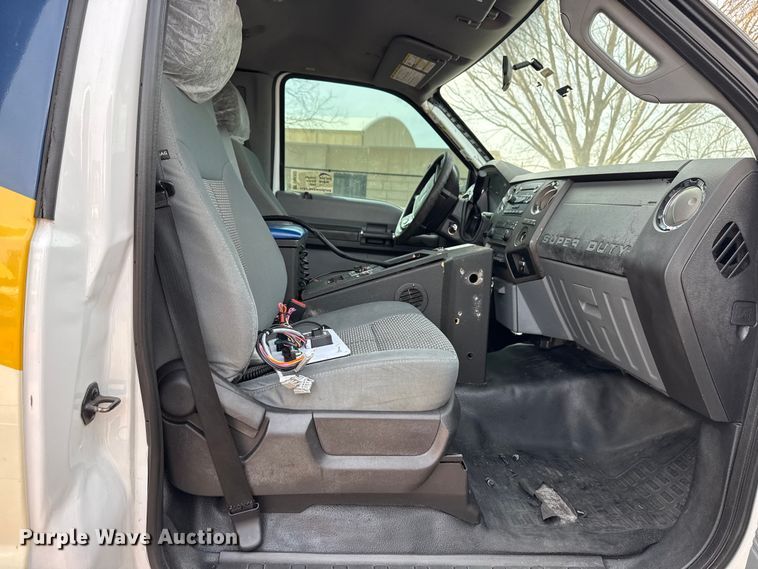 image for item DQ4352 2016 Ford F450 Super Duty XLT ambulance