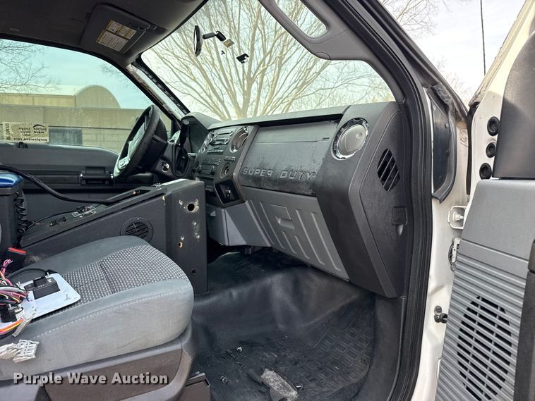 image for item DQ4352 2016 Ford F450 Super Duty XLT ambulance