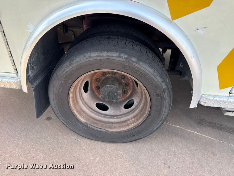 image for item DQ4352 2016 Ford F450 Super Duty XLT ambulance