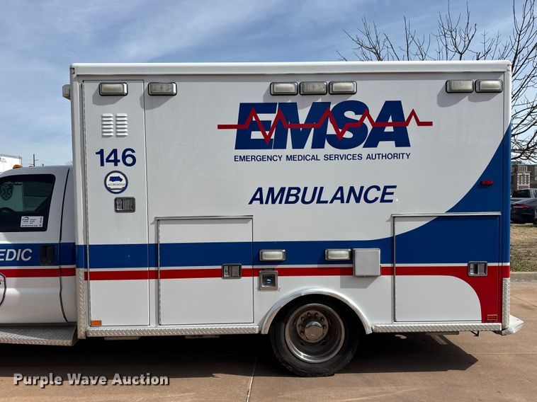 image for item DQ4353 2012 Ford F450 Super Duty XLT ambulance